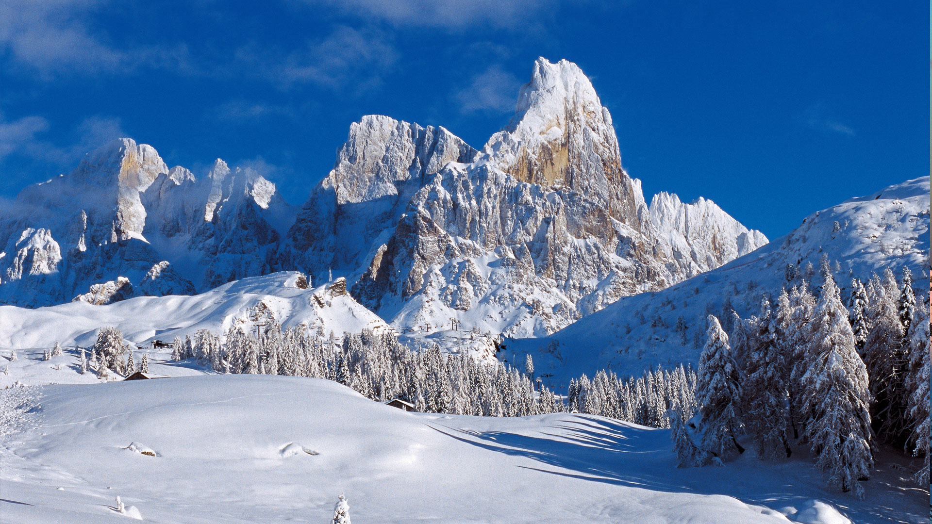 Самые снежные горы. Доломитовые Альпы Швейцария. Доломитовые Альпы Италия зима. Доломитовые Альпы Италия горнолыжные курорты. Доломитовые Альпы горные лыжи.